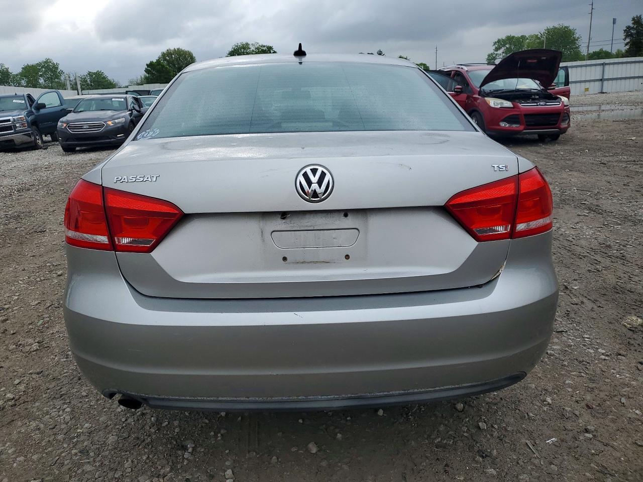 2014 VOLKSWAGEN Passat