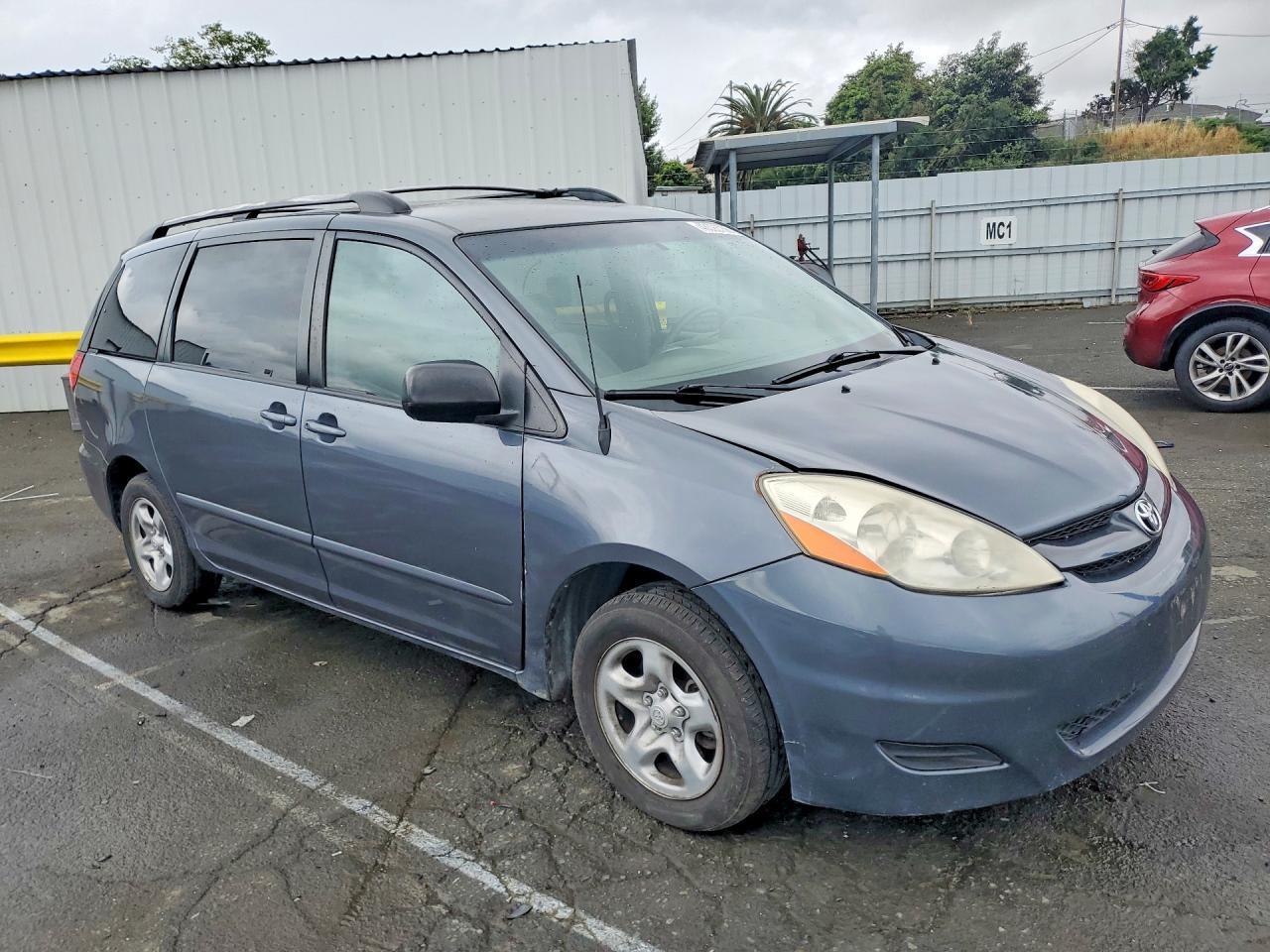2008 TOYOTA SIENNA