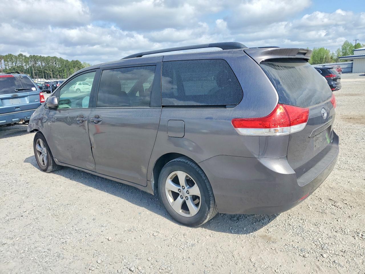 2012 TOYOTA SIENNA