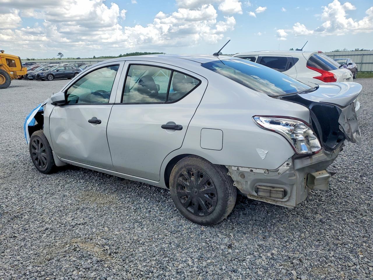 2019 NISSAN VERSA