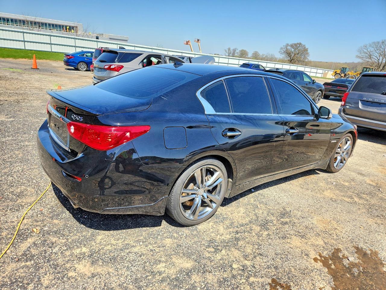 2015 INFINITI Q50