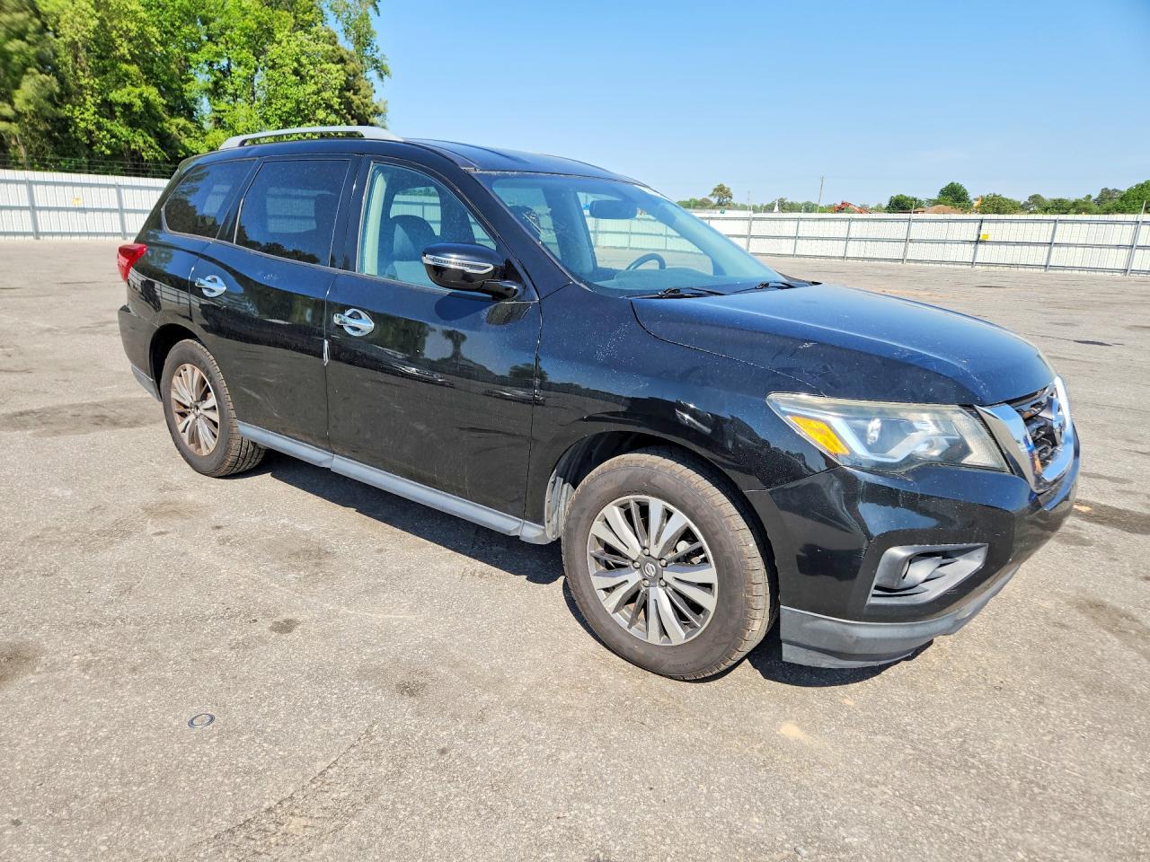 2017 NISSAN PATHFINDER