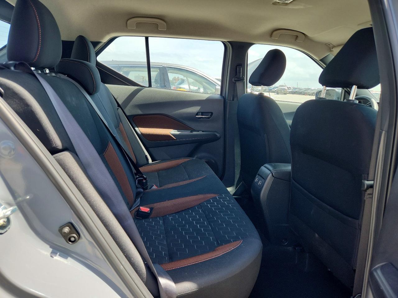 2024 NISSAN KICKS
