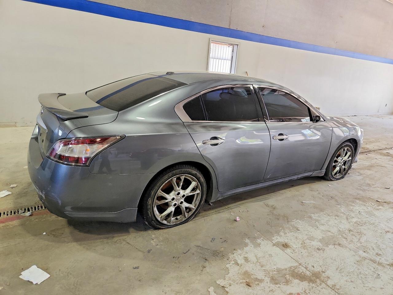 2014 NISSAN Maxima
