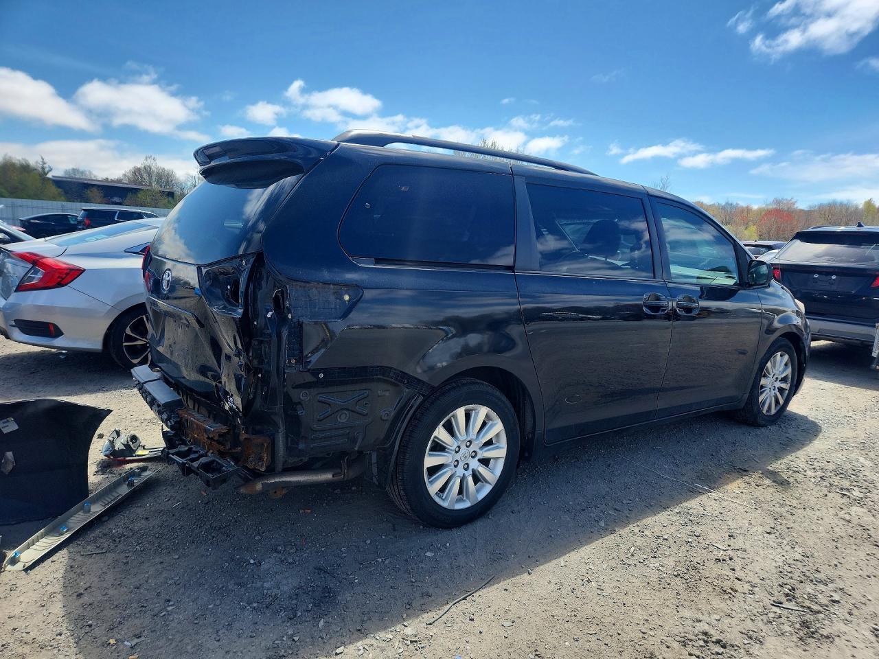 2013 TOYOTA SIENNA