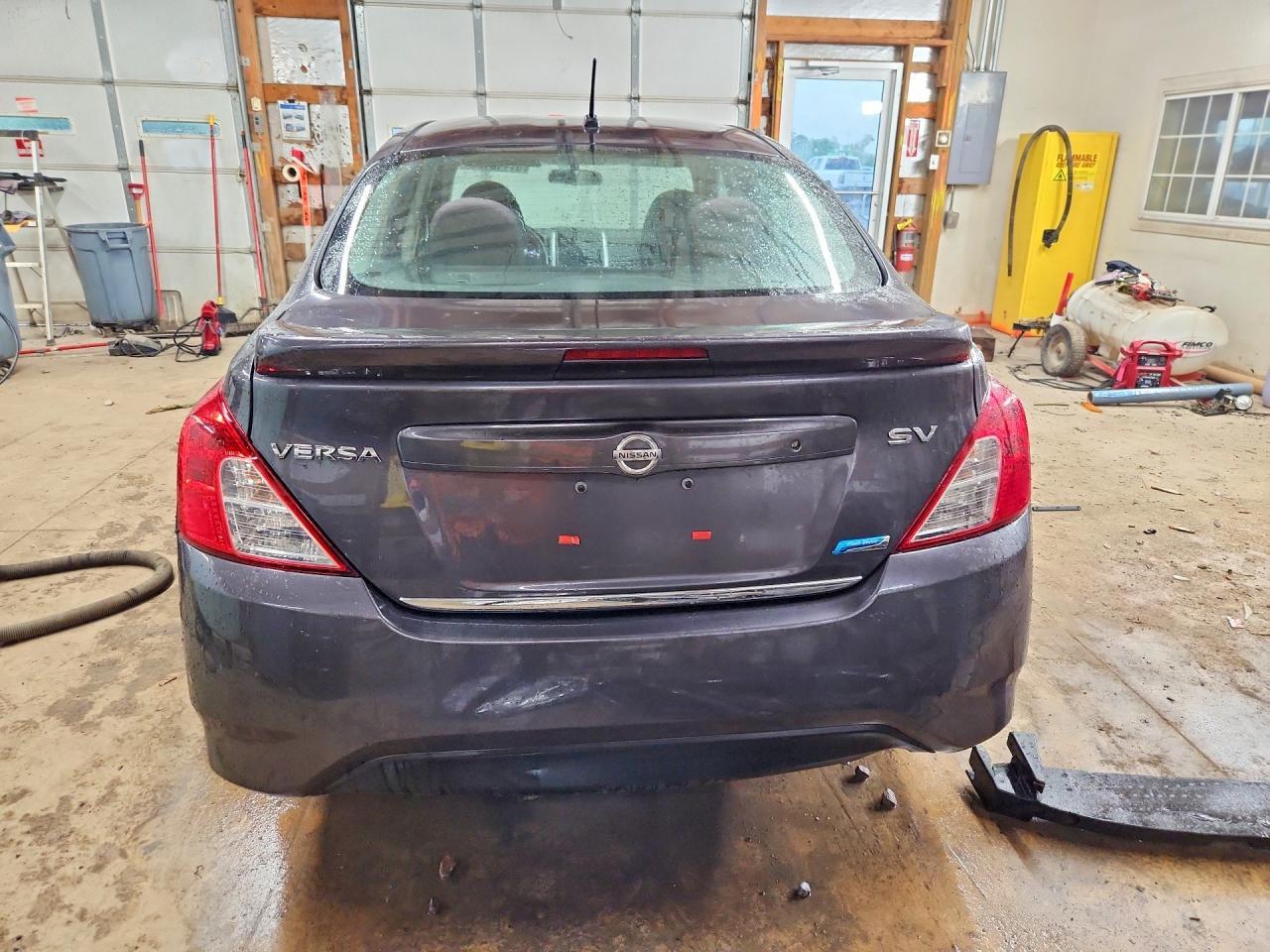2015 NISSAN VERSA