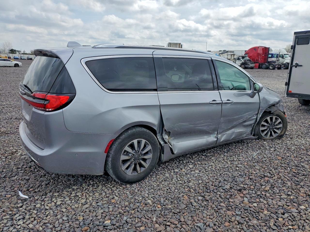 2021 CHRYSLER Pacifica