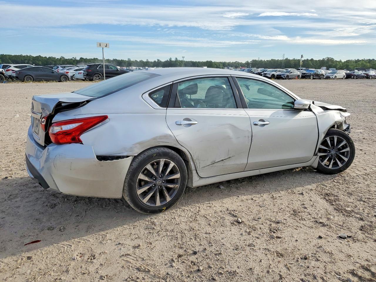 2017 NISSAN ALTIMA