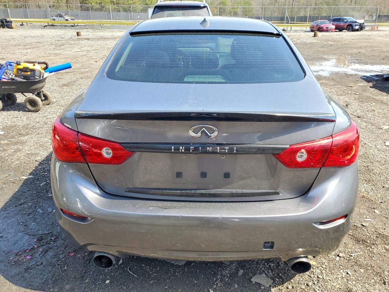 2015 INFINITI Q50