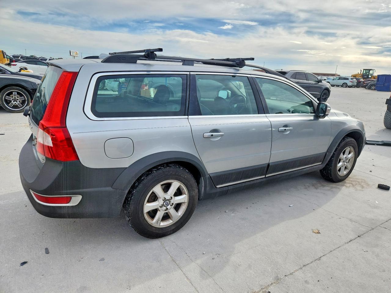 2010 VOLVO XC70