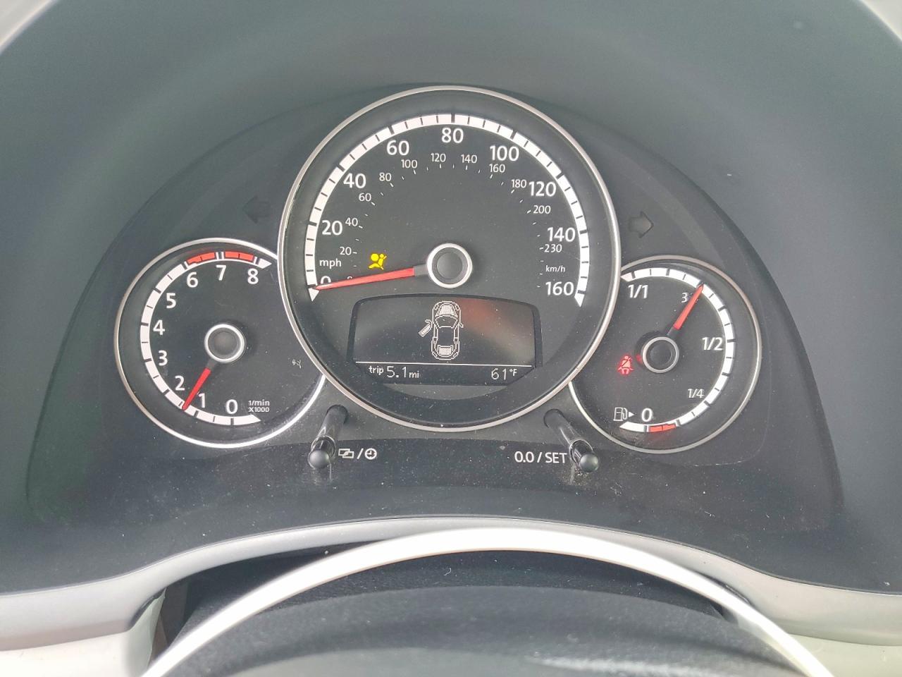 2016 VOLKSWAGEN Beetle