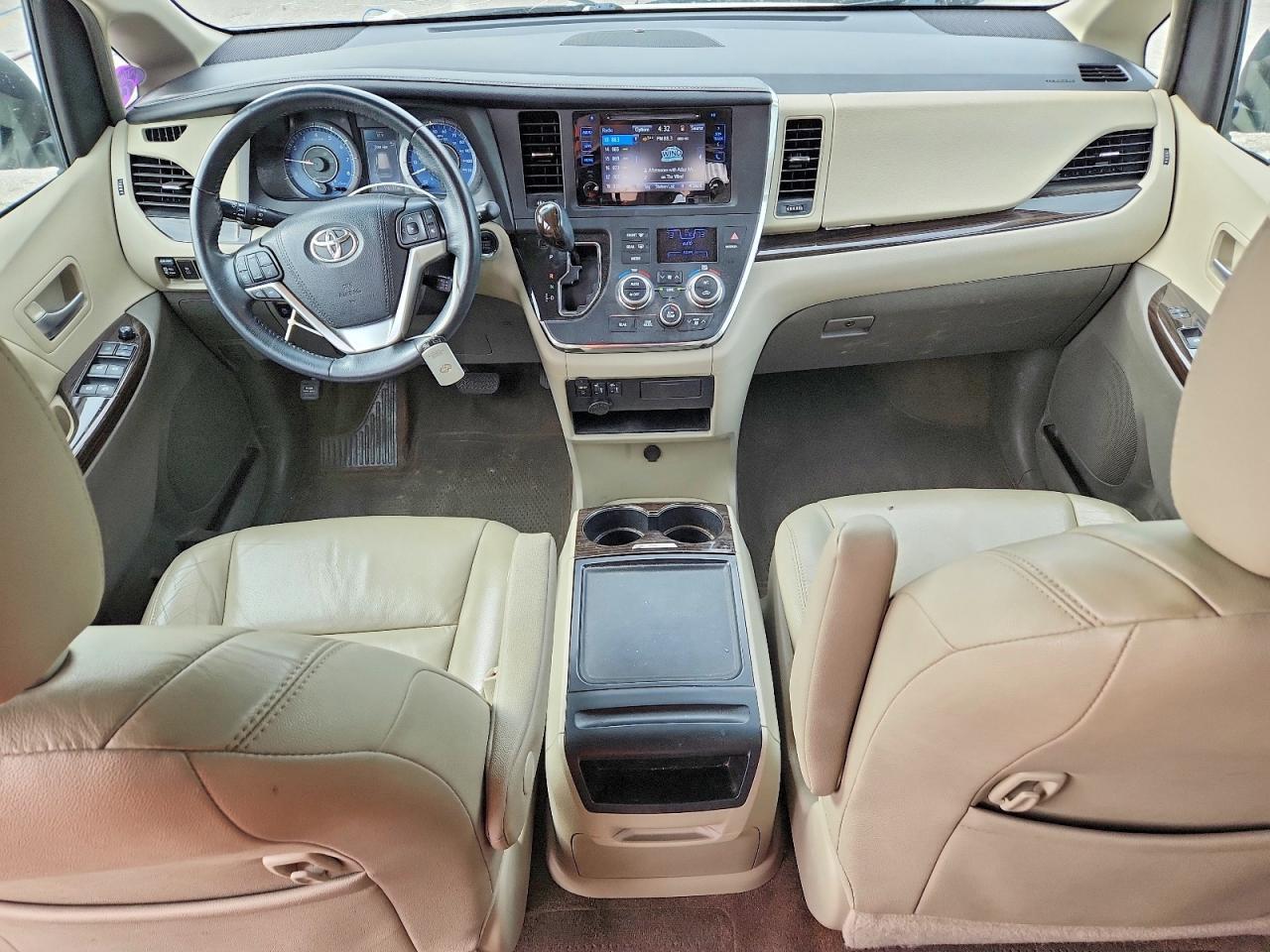 2017 TOYOTA SIENNA
