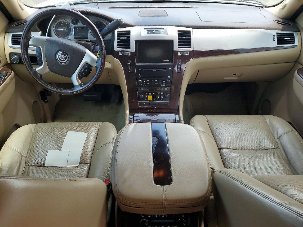 2010 CADILLAC ESCALADE