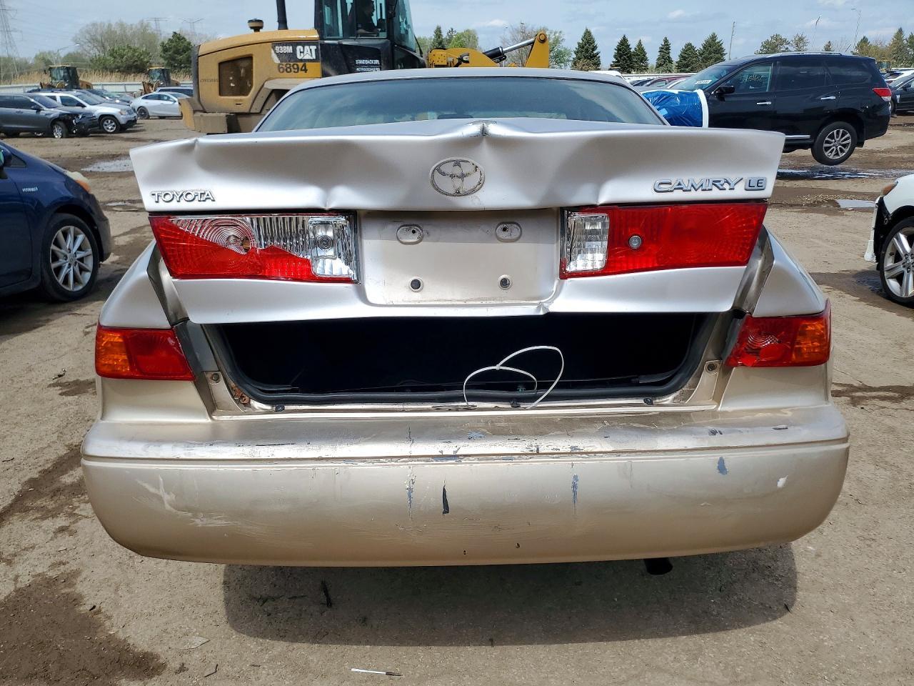 2001 TOYOTA CAMRY
