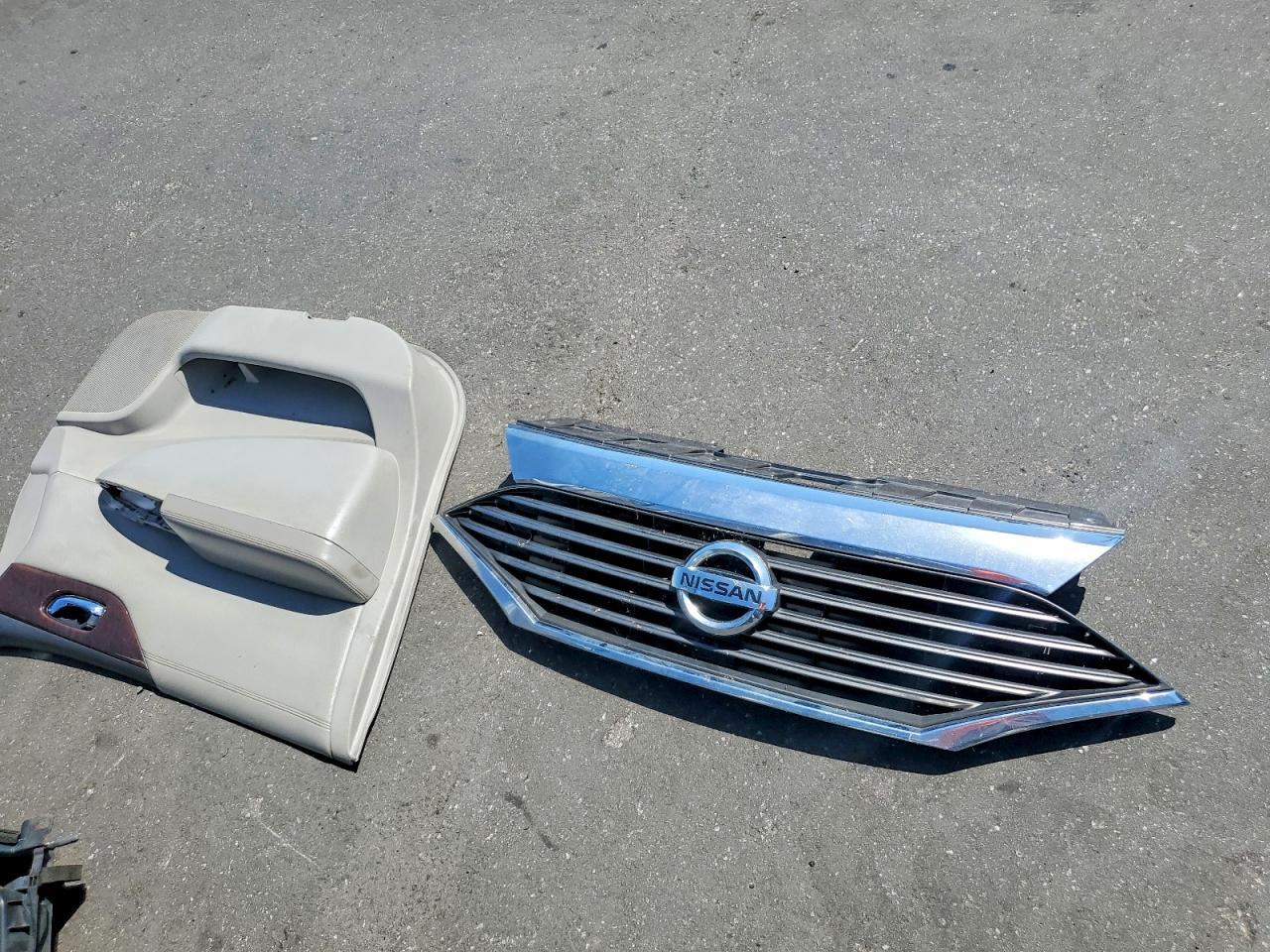 2017 NISSAN Quest