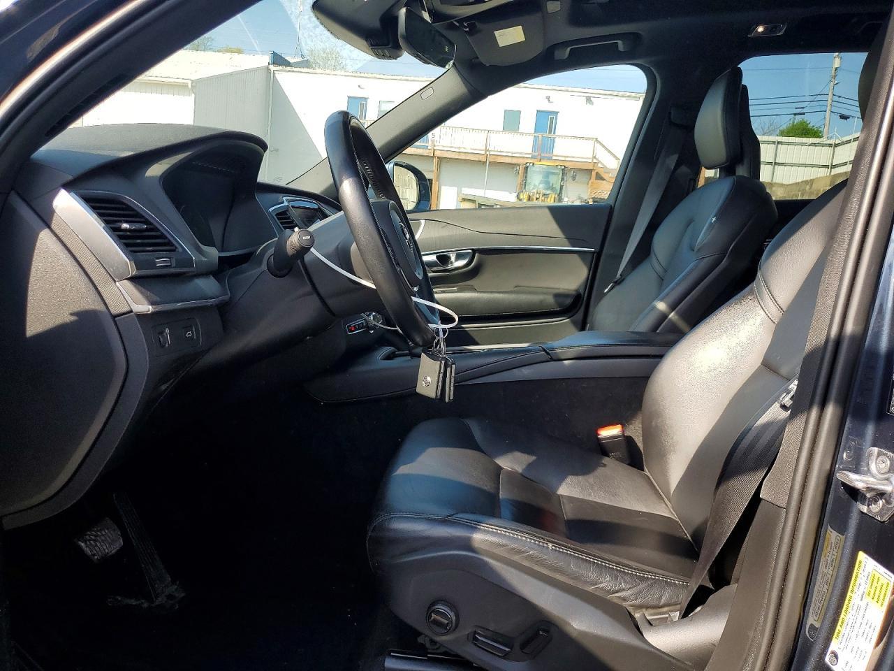 2020 VOLVO XC90