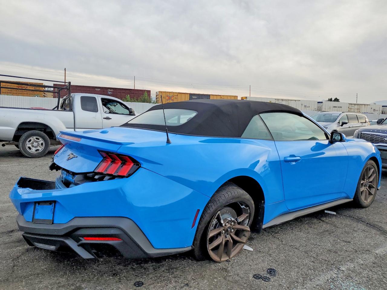 2025 FORD MUSTANG