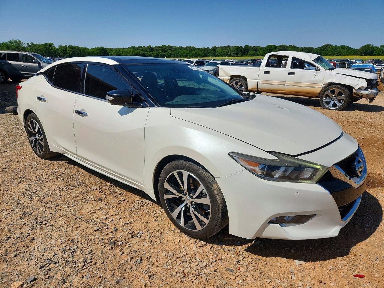 2017 NISSAN Maxima