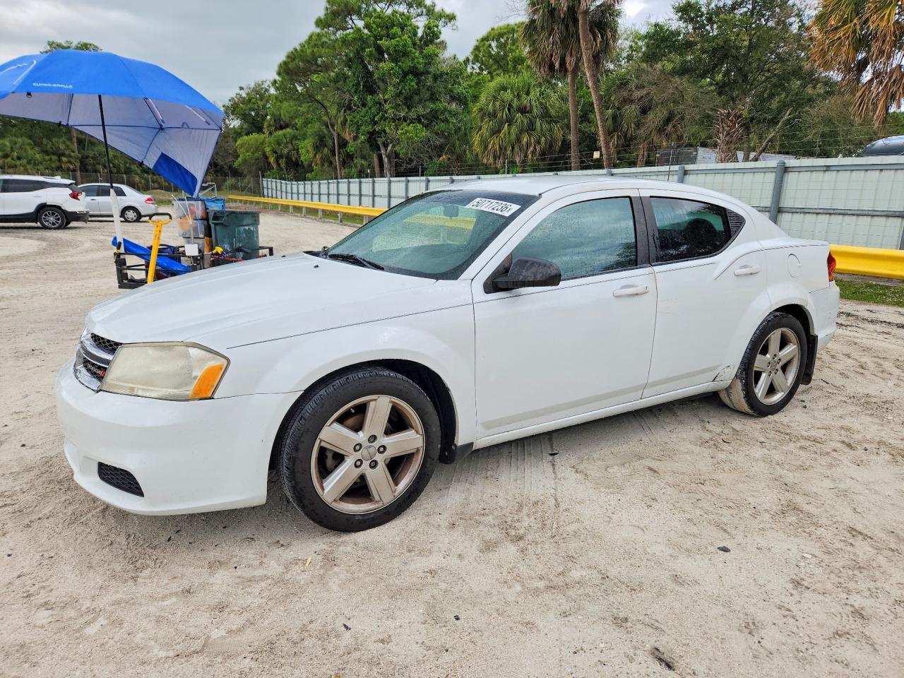 2013 DODGE Avenger