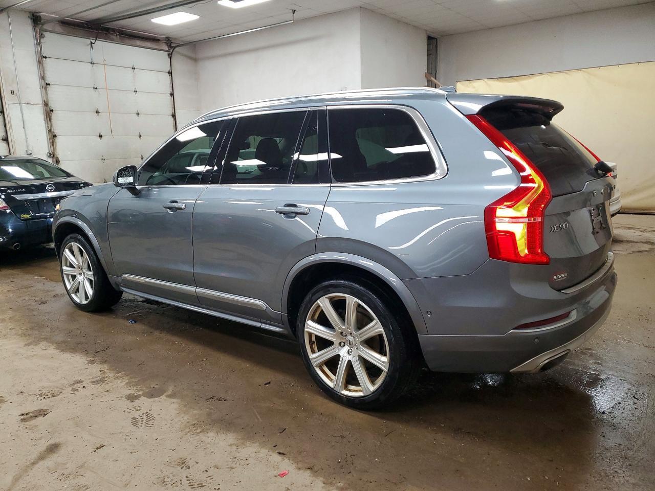 2019 VOLVO XC90