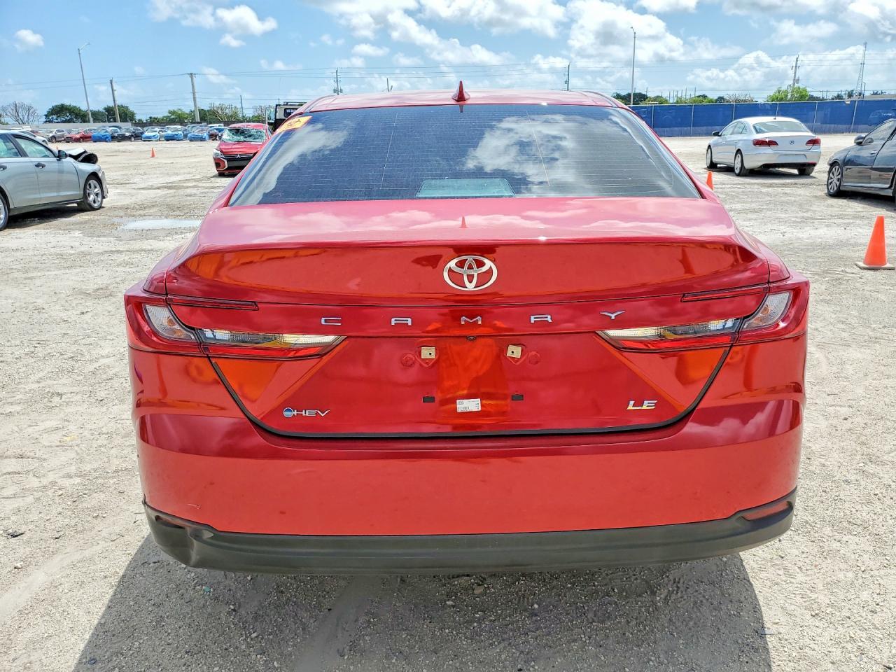 2025 TOYOTA CAMRY