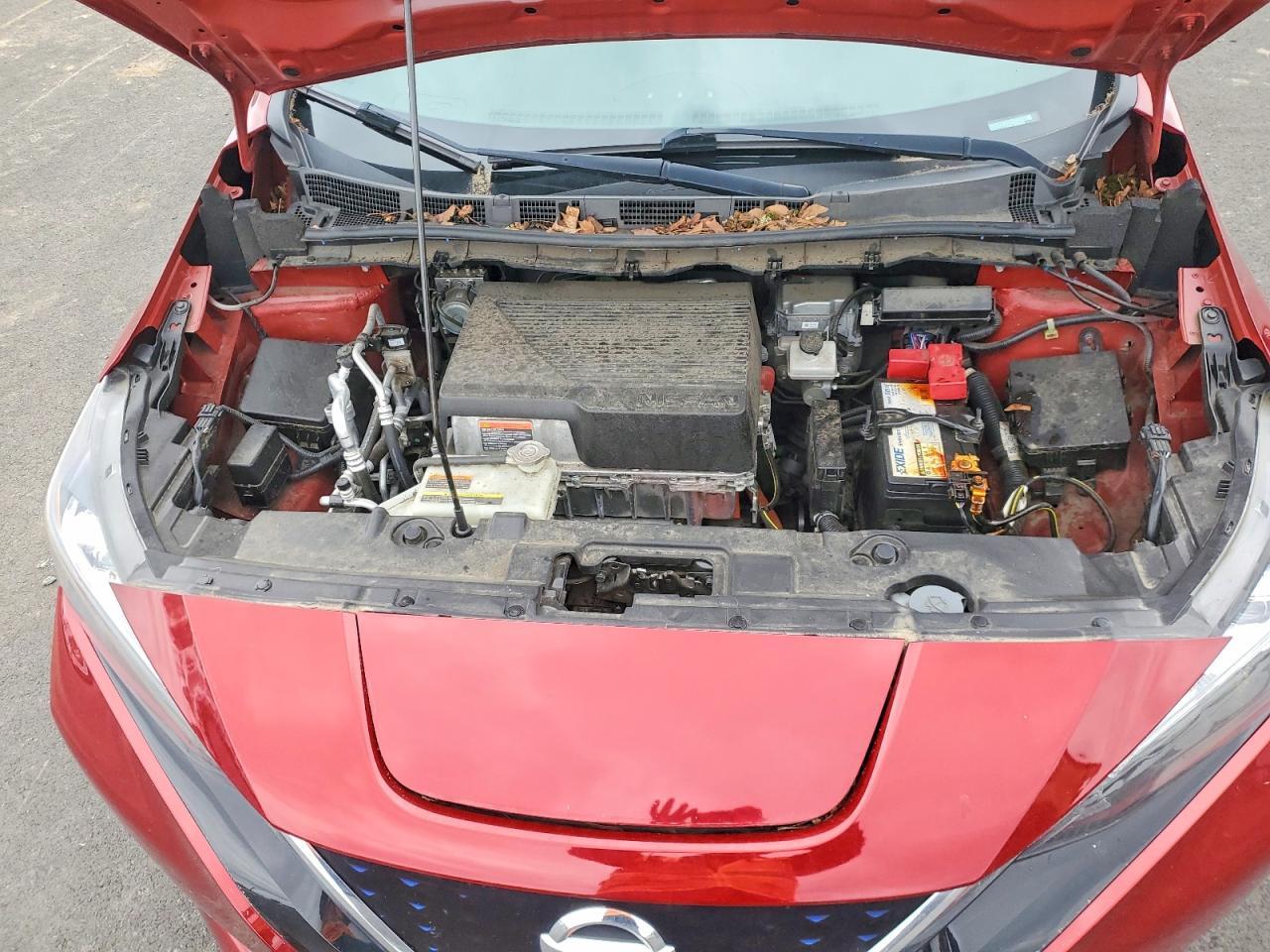 2022 NISSAN LEAF
