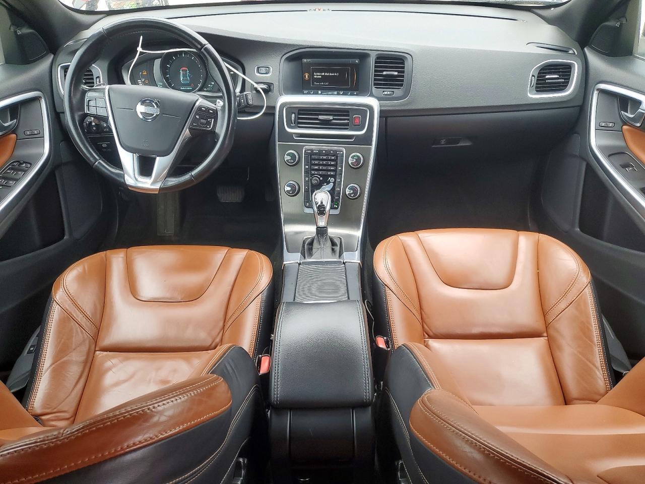 2015 VOLVO V60
