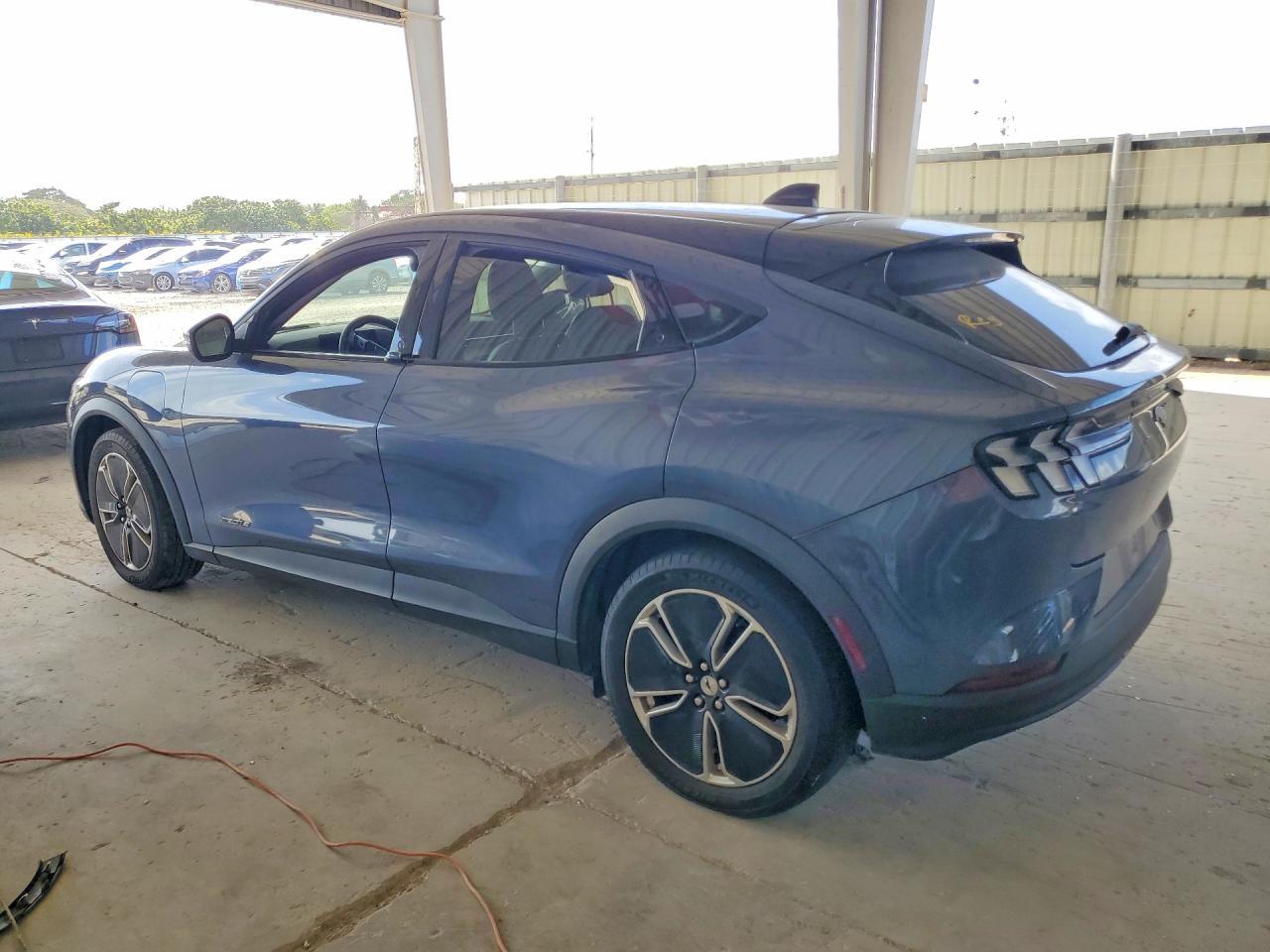 2021 FORD Mustang Mach-E