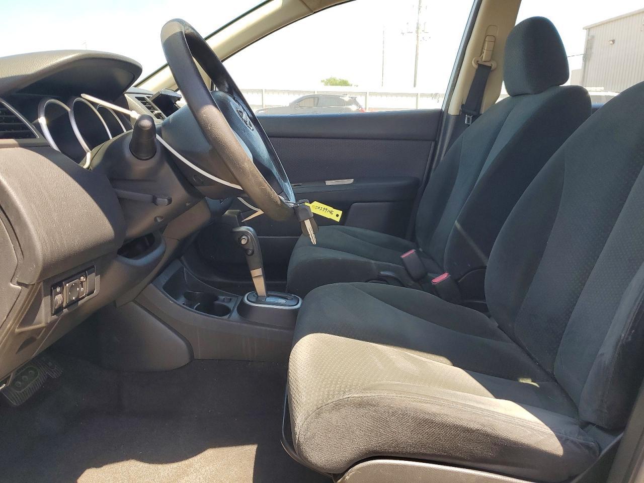 2010 NISSAN VERSA