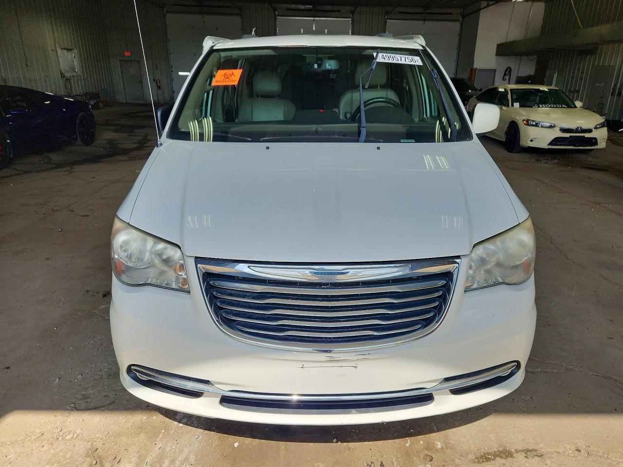 2013 CHRYSLER Town & Country