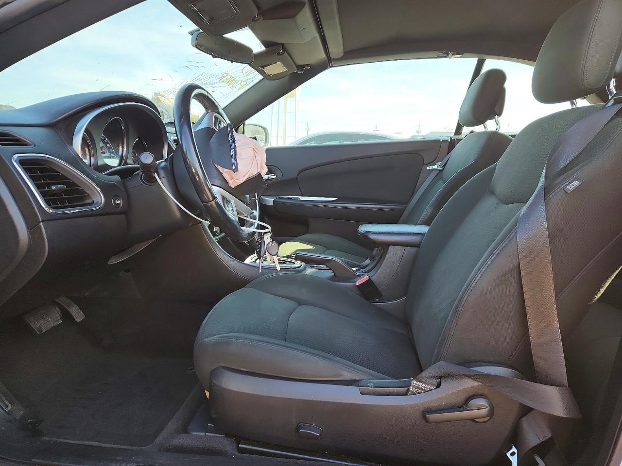 2011 CHRYSLER 200