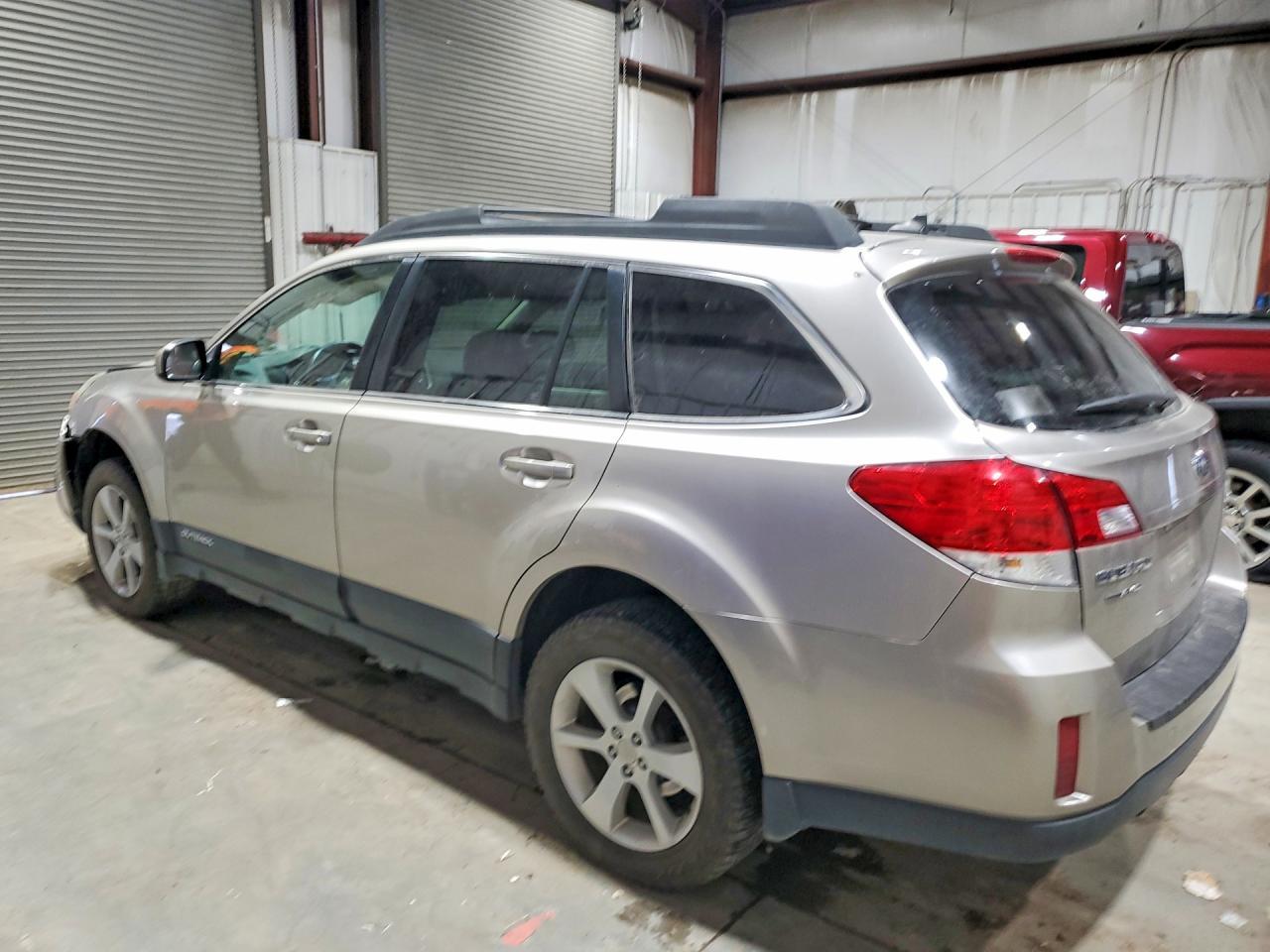 2014 SUBARU Outback
