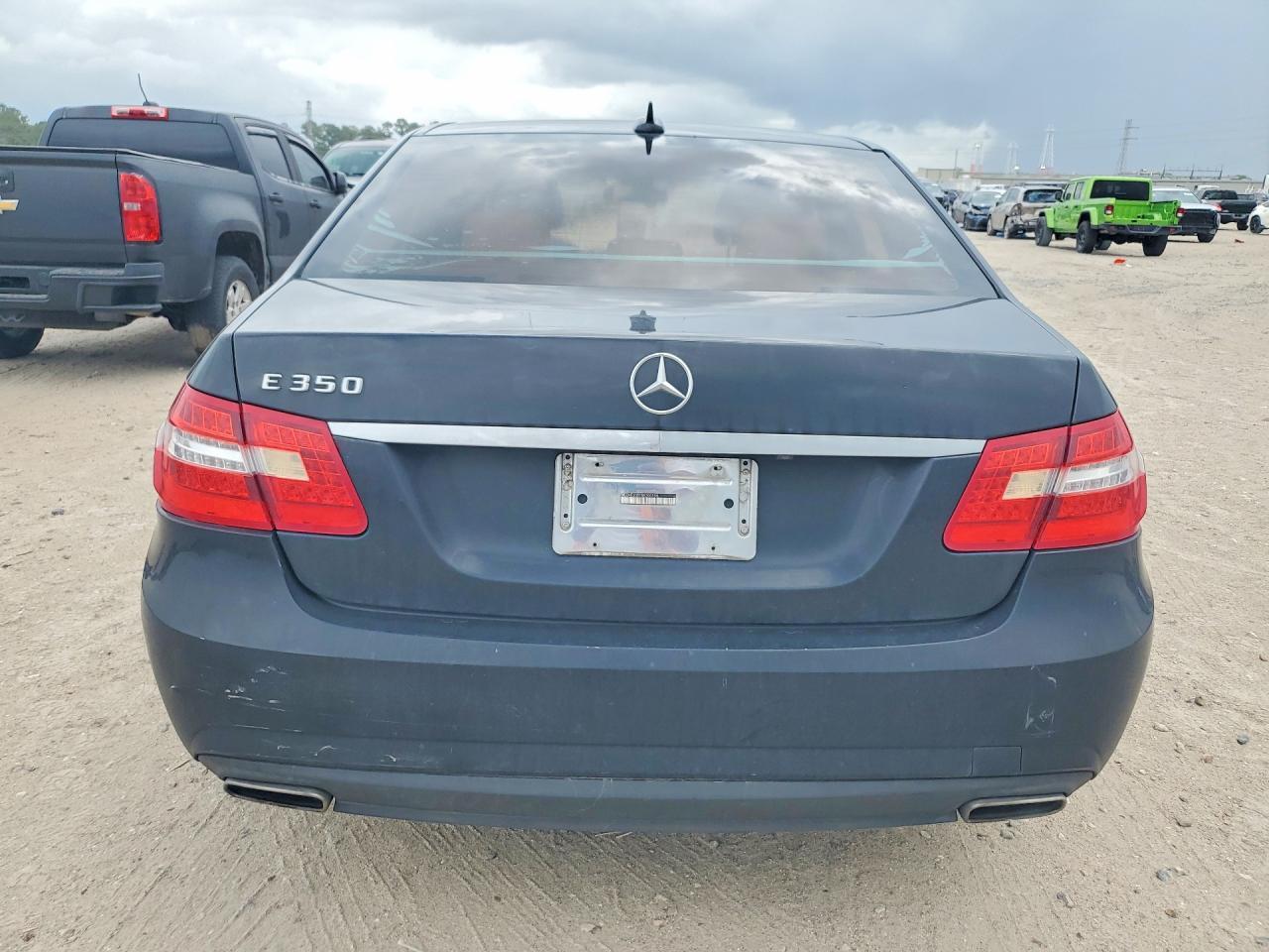 2011 MERCEDES-BENZ E-Class