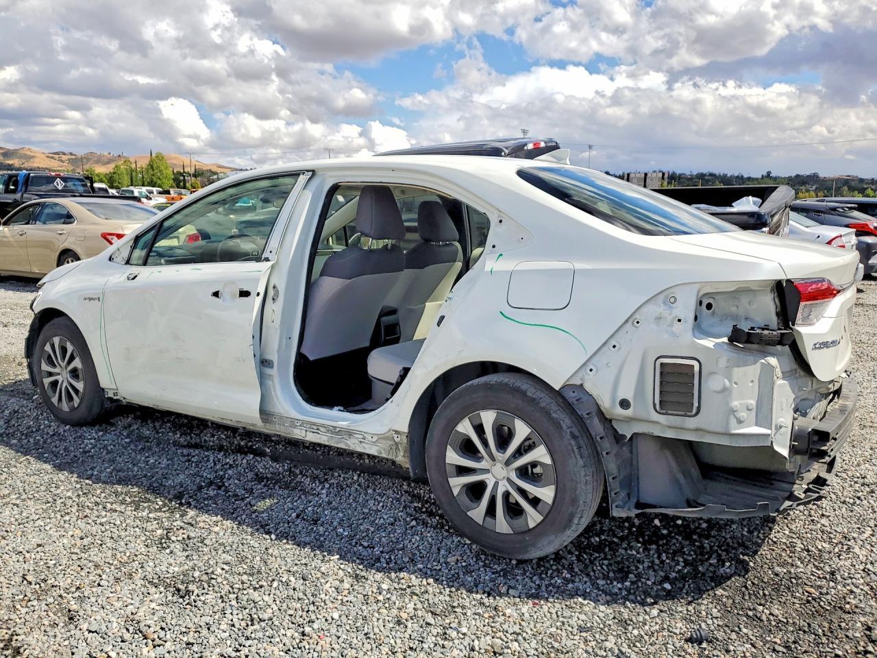2021 TOYOTA COROLLA