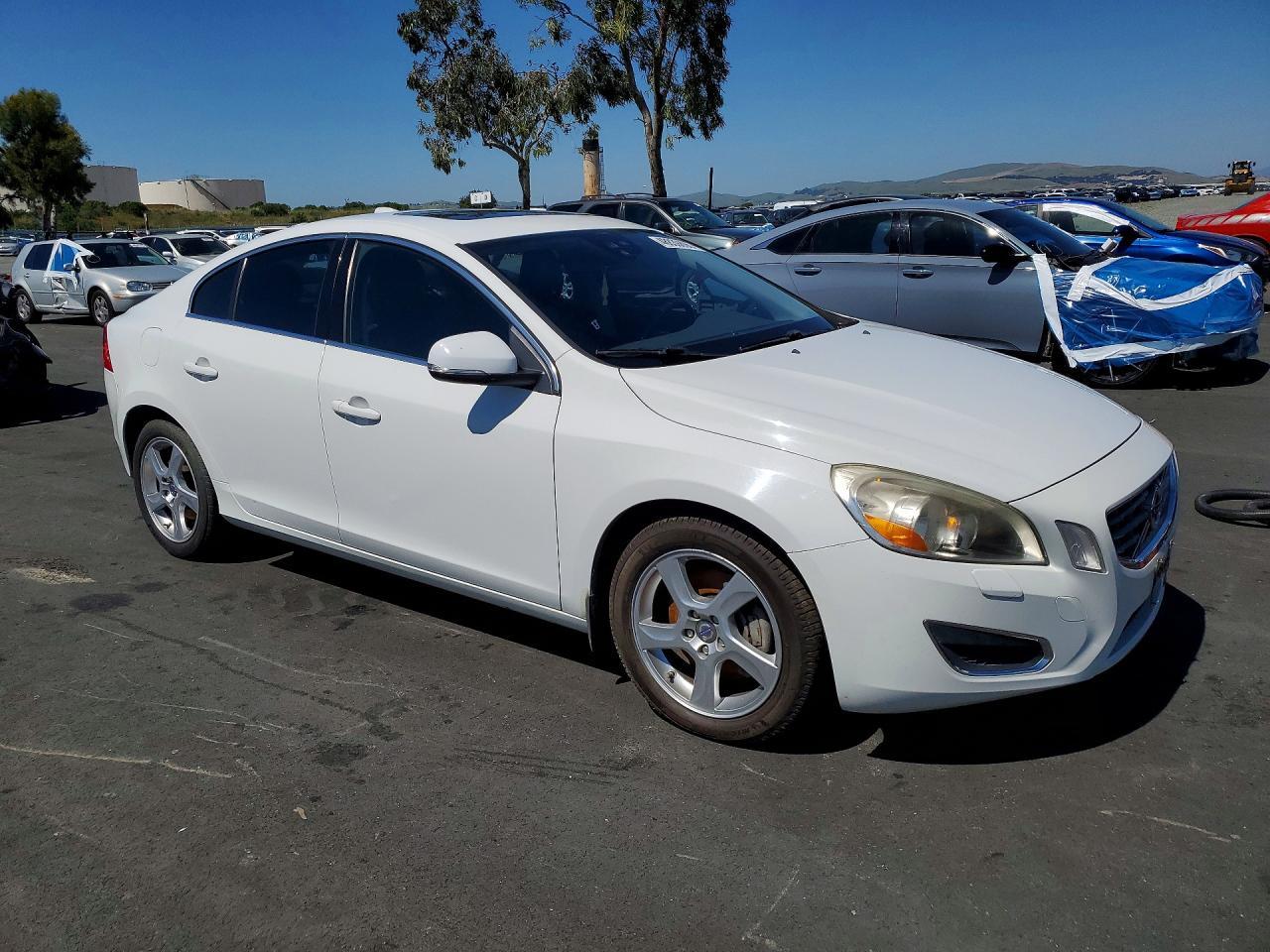 2012 VOLVO S60