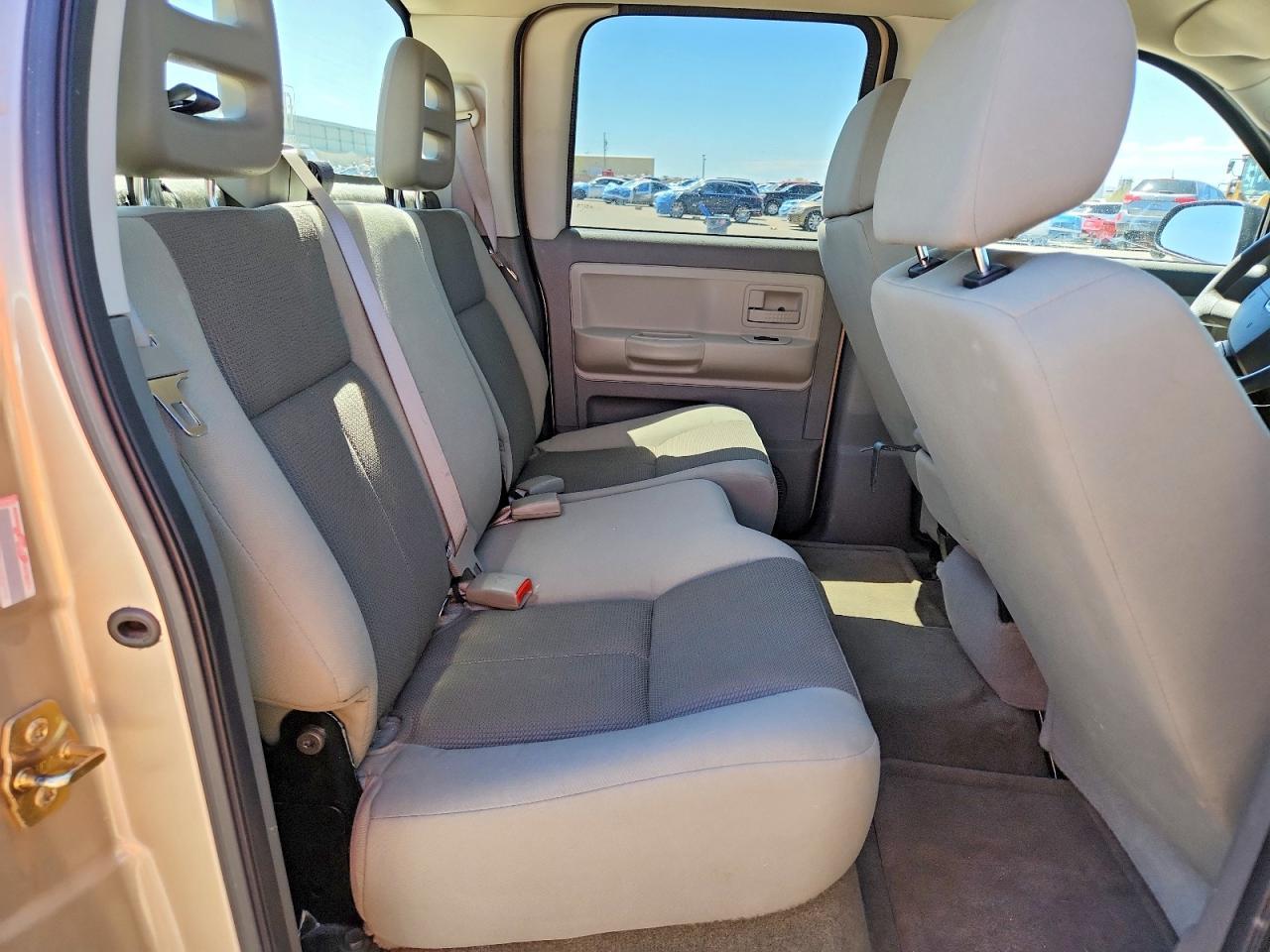 2005 DODGE Dakota
