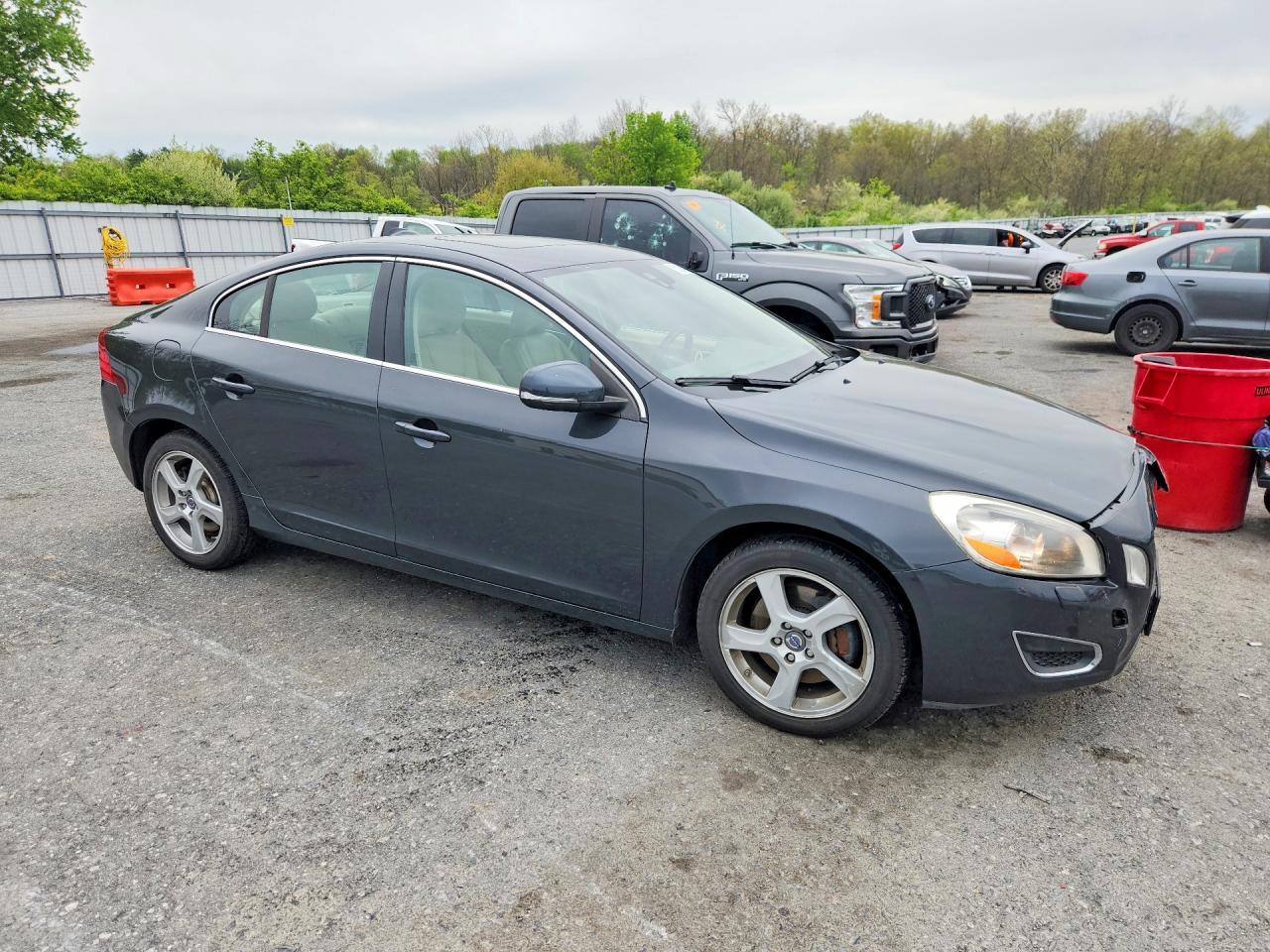 2013 VOLVO S60