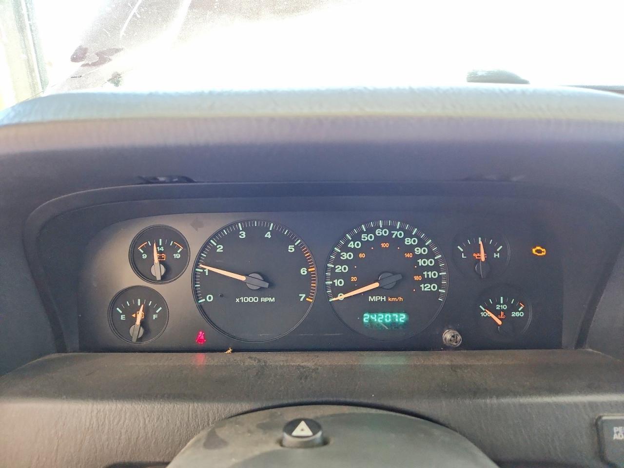 2004 JEEP Grand Cherokee
