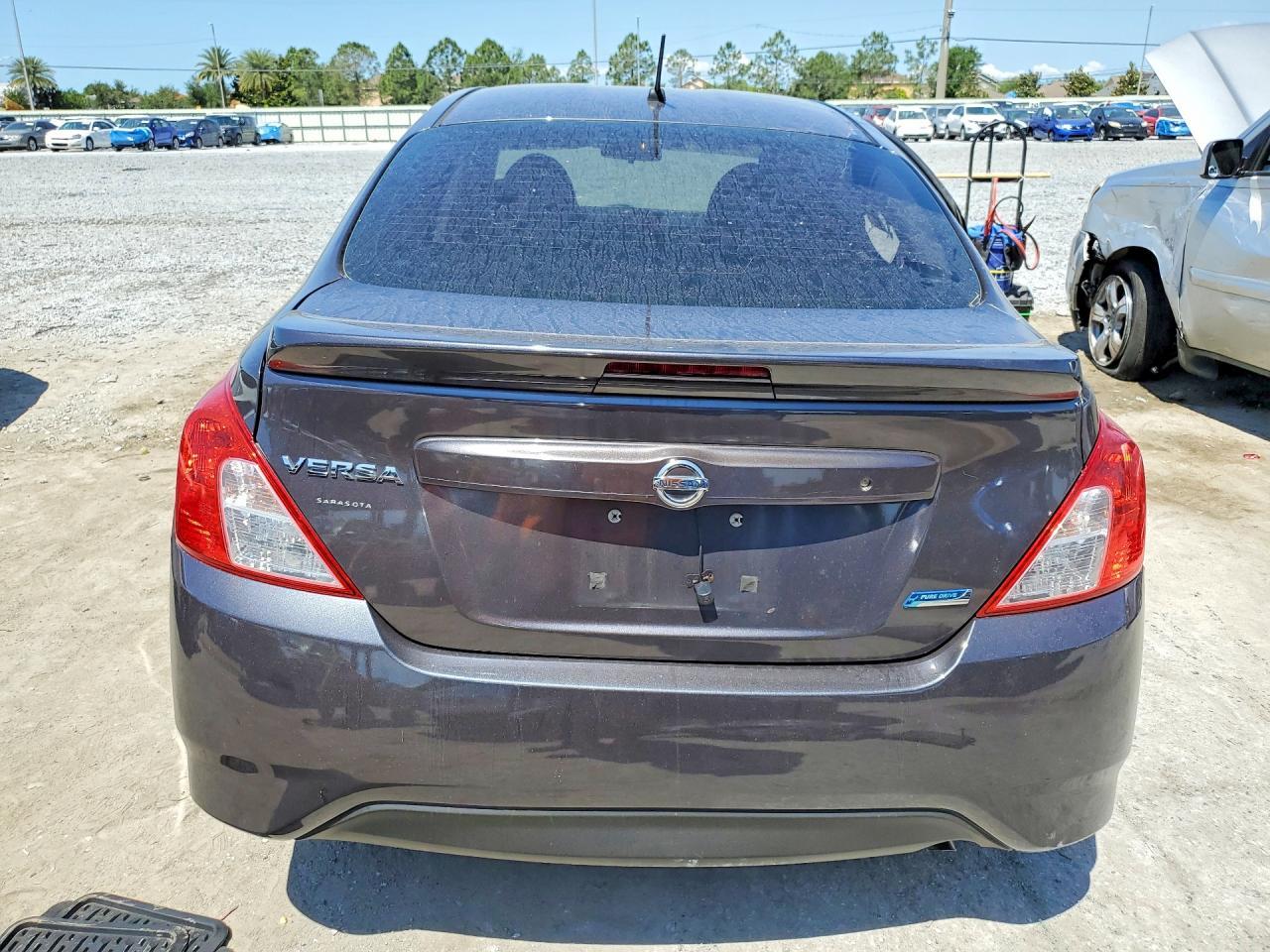 2015 NISSAN VERSA