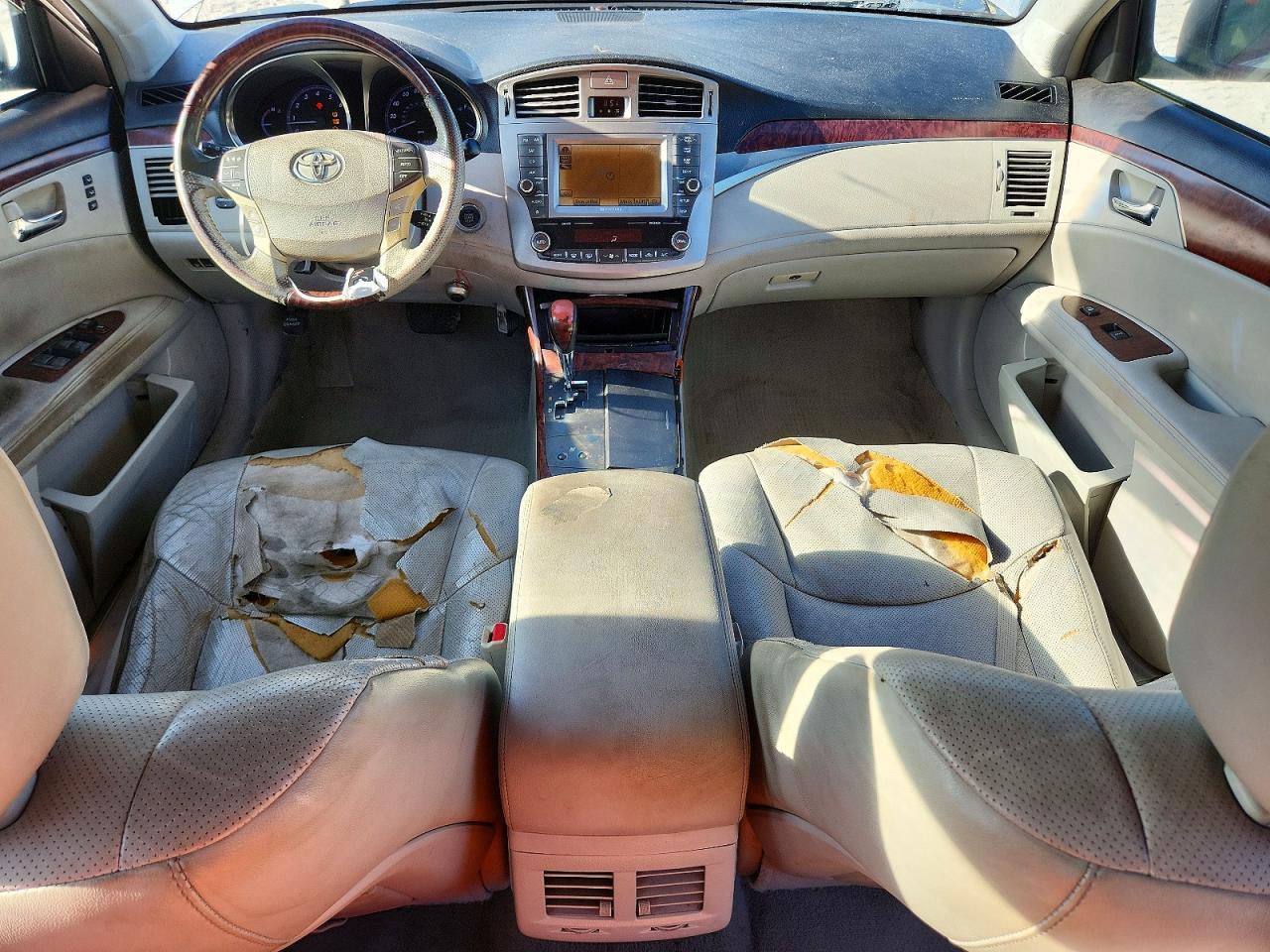 2011 TOYOTA Avalon