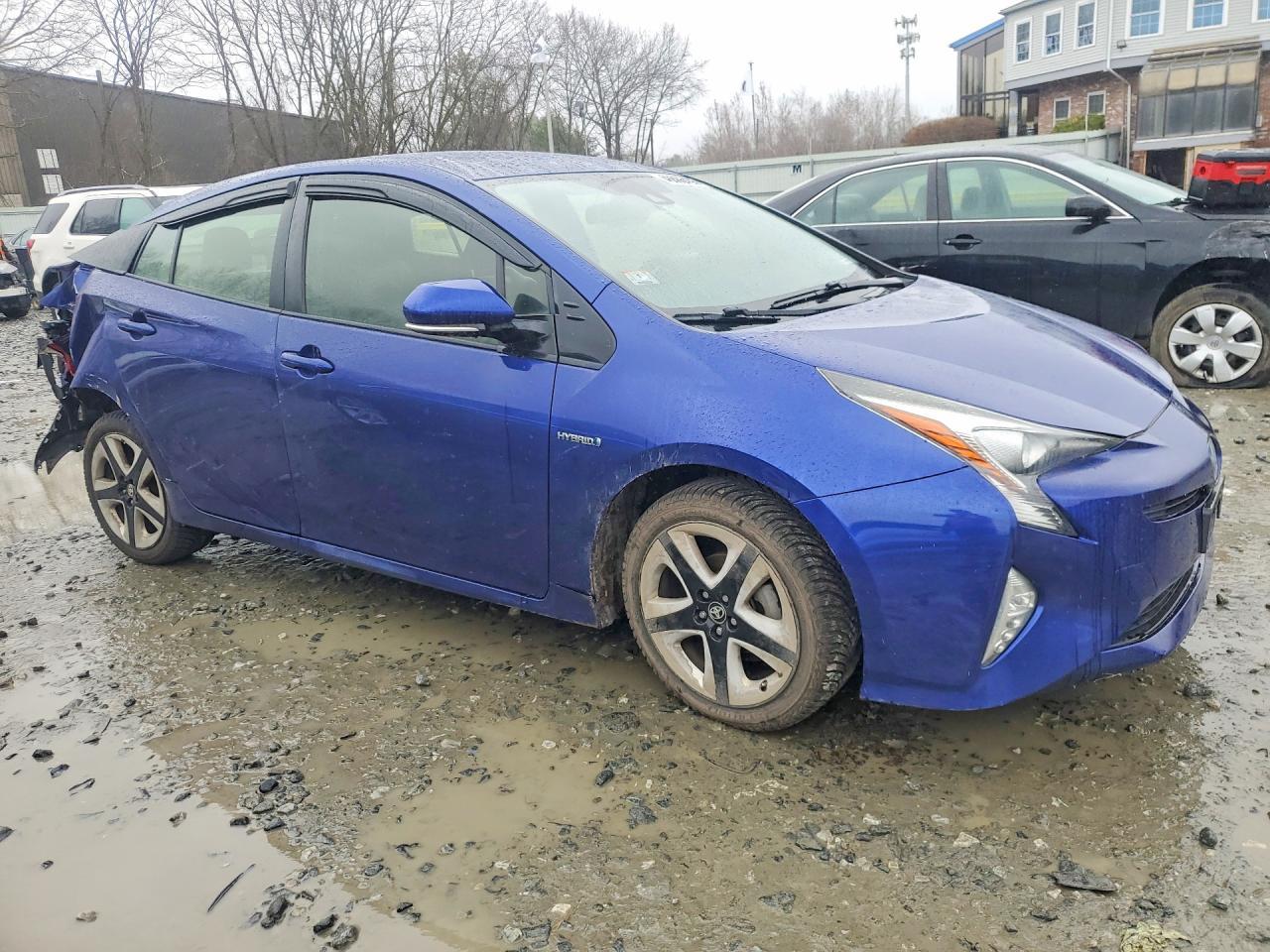 2016 TOYOTA PRIUS
