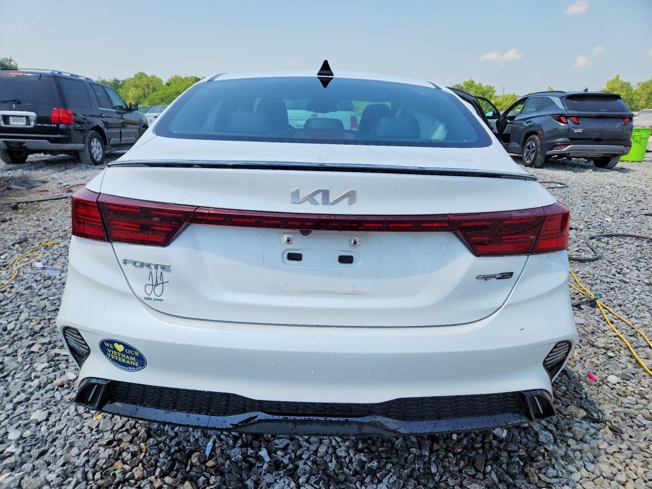 2023 KIA FORTE