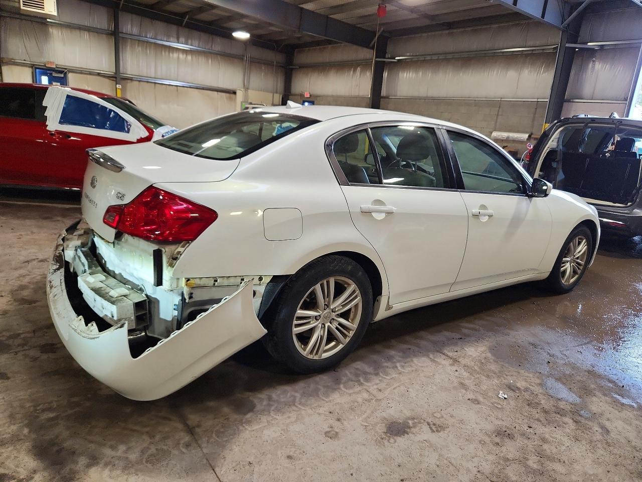 2011 INFINITI G25