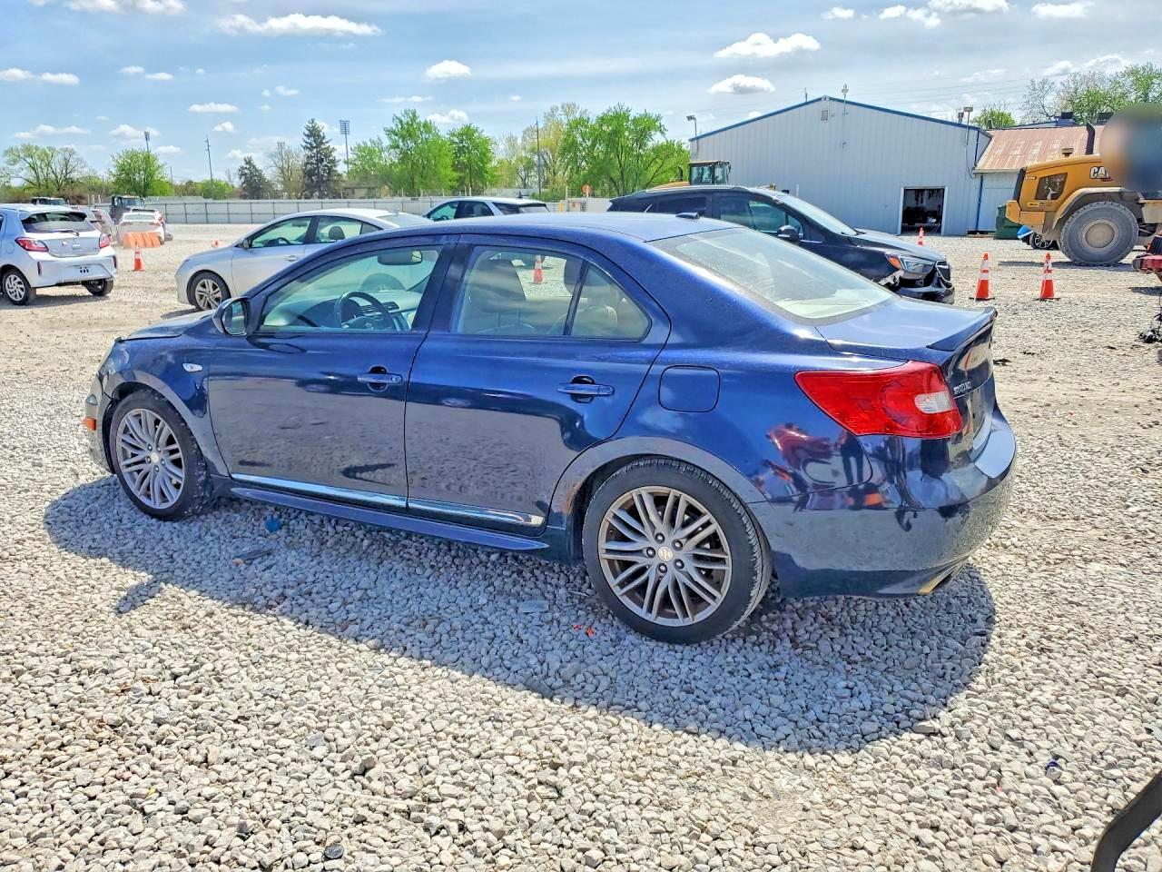 2011 SUZUKI Kizashi