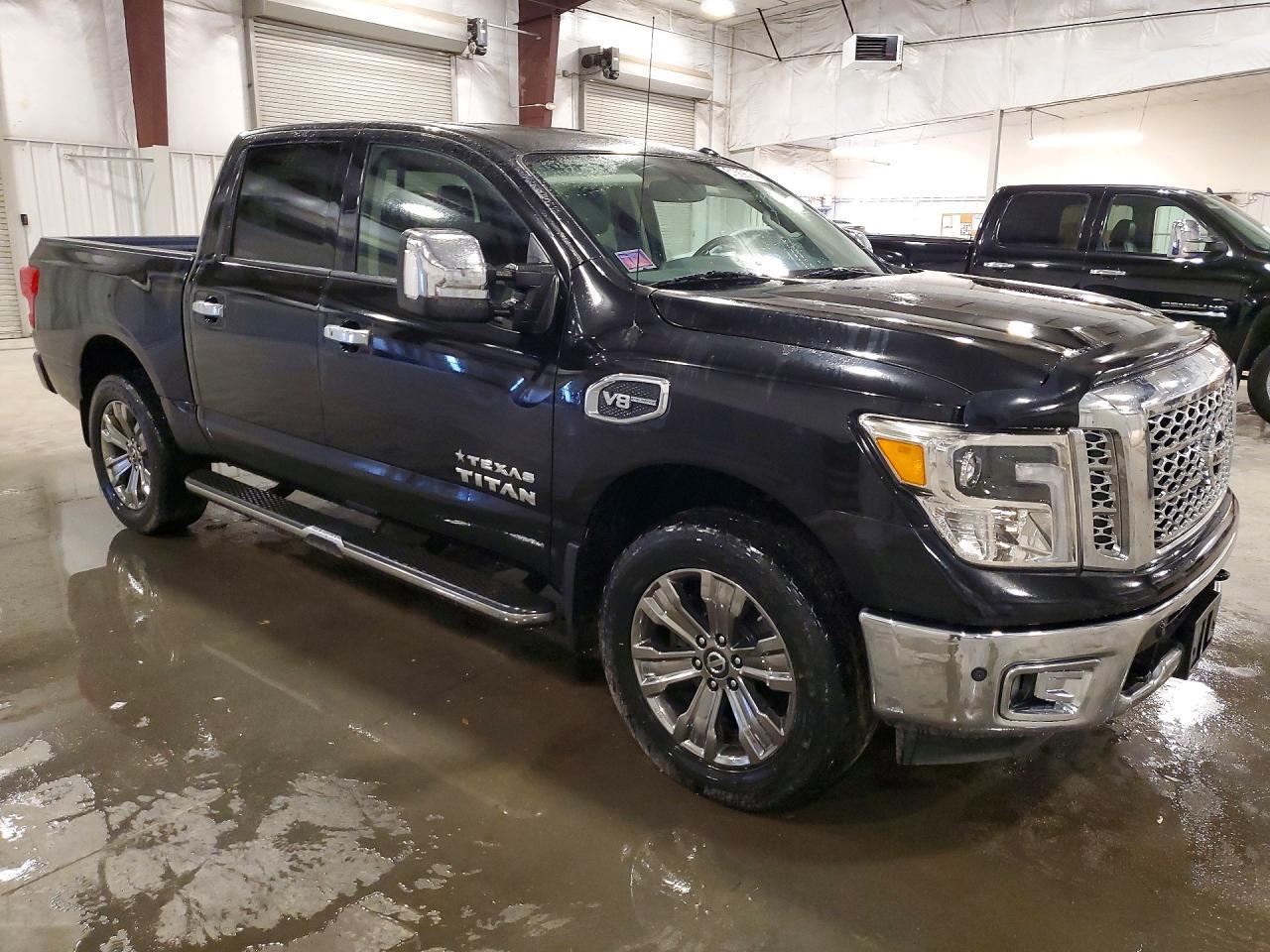 2017 NISSAN Titan