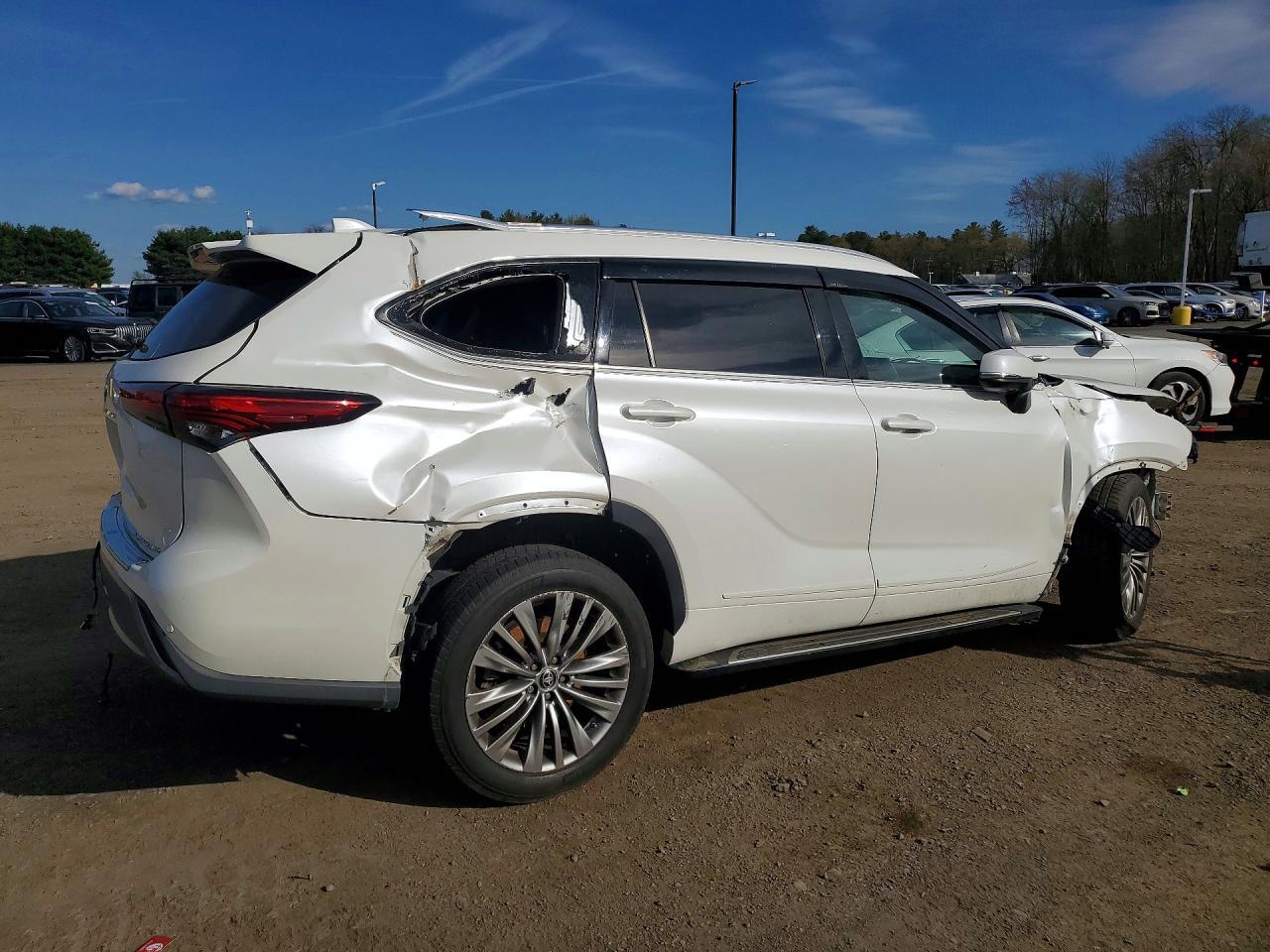2021 TOYOTA HIGHLANDER