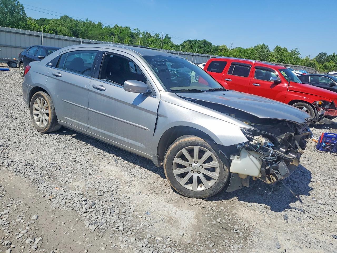 2013 CHRYSLER 200