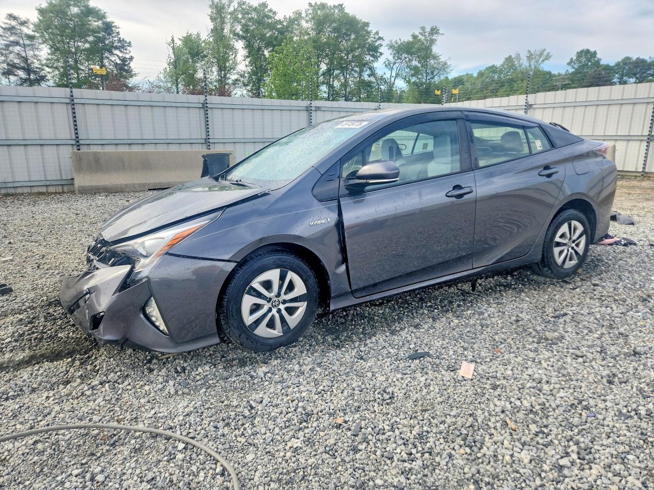 2016 TOYOTA PRIUS
