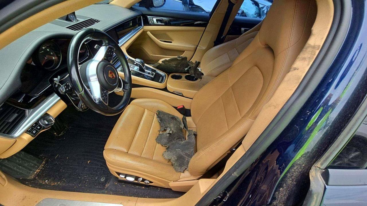 2018 PORSCHE Panamera