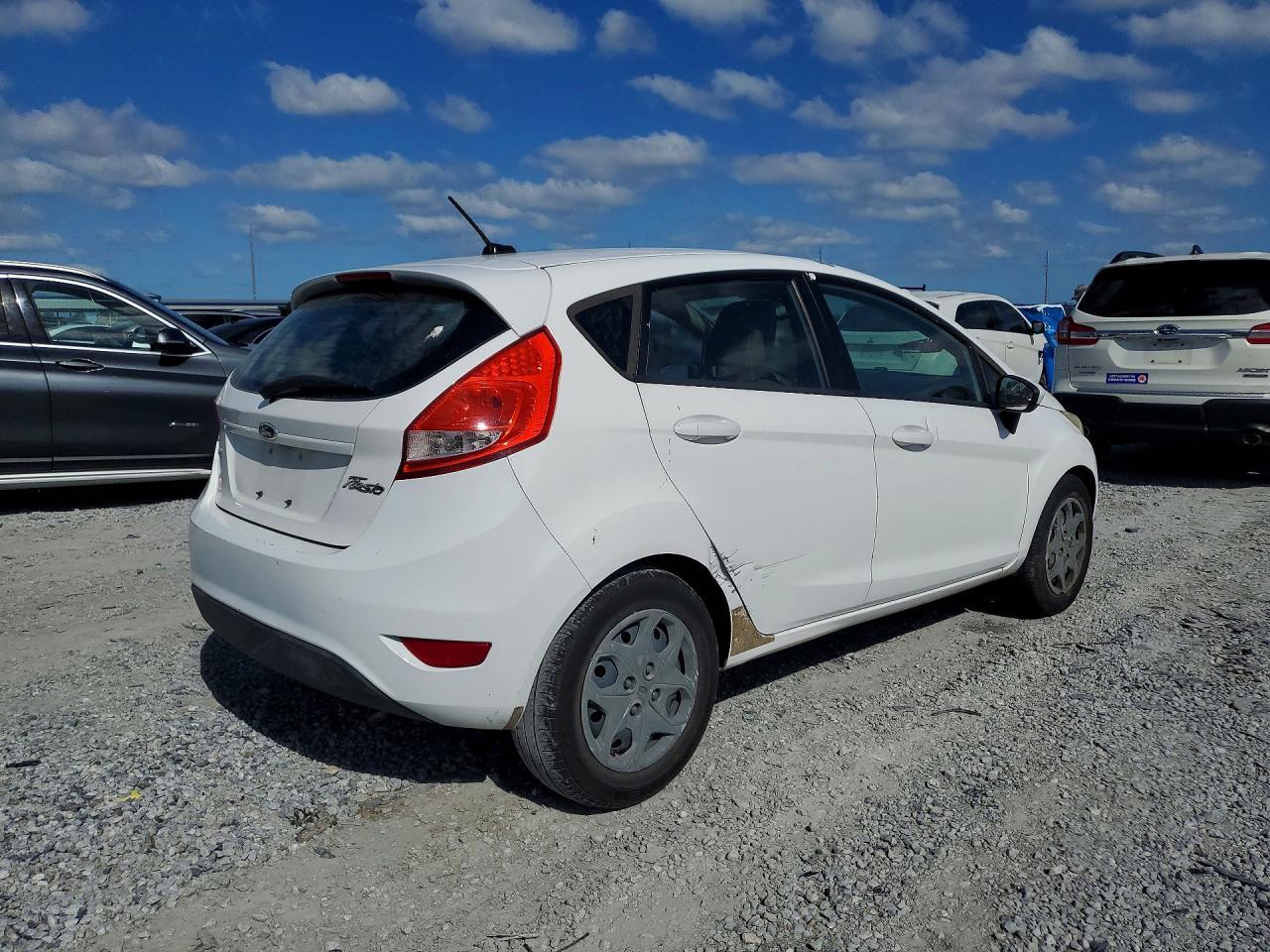 2011 FORD Fiesta